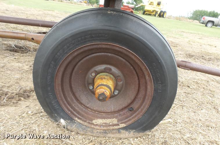 image for item DC3904 New Holland bat reel