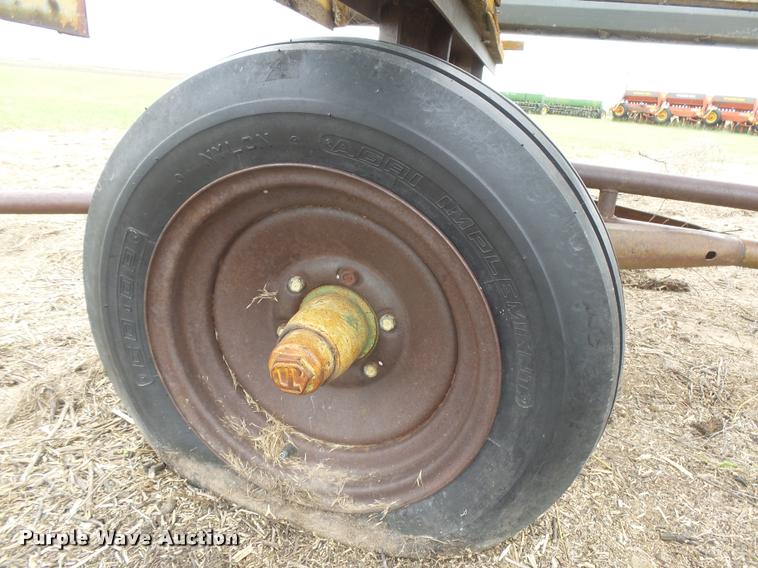 image for item DC3904 New Holland bat reel