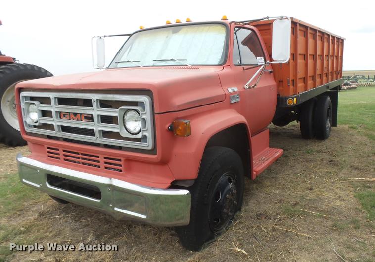 image for item DC3905 1978 GMC Sierra 6000 grain truck