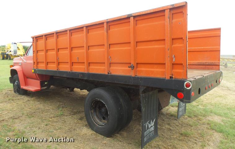 image for item DC3905 1978 GMC Sierra 6000 grain truck