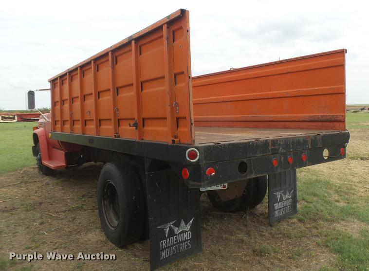 image for item DC3905 1978 GMC Sierra 6000 grain truck