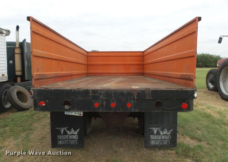 image for item DC3905 1978 GMC Sierra 6000 grain truck