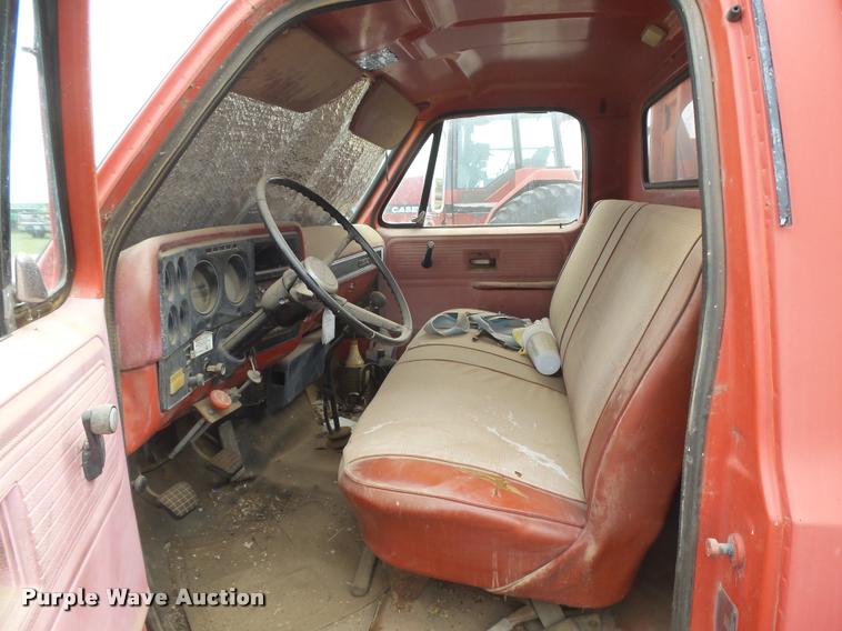 image for item DC3905 1978 GMC Sierra 6000 grain truck