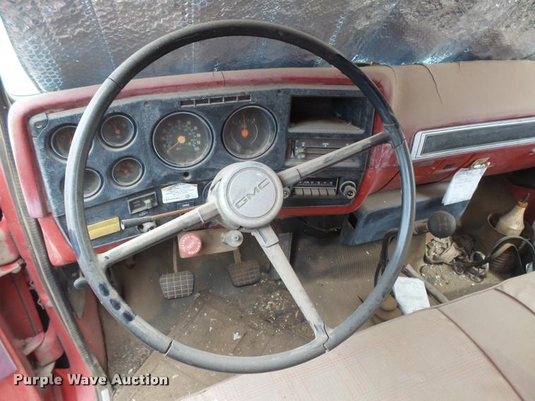 image for item DC3905 1978 GMC Sierra 6000 grain truck