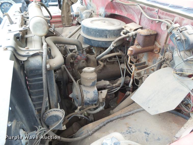 image for item DC3905 1978 GMC Sierra 6000 grain truck