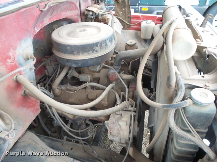 image for item DC3905 1978 GMC Sierra 6000 grain truck