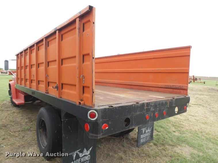 image for item DC3905 1978 GMC Sierra 6000 grain truck