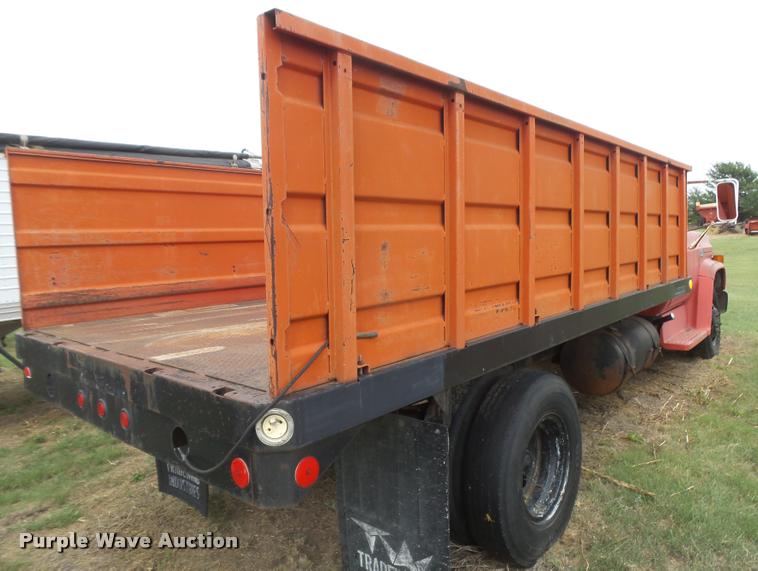 image for item DC3905 1978 GMC Sierra 6000 grain truck