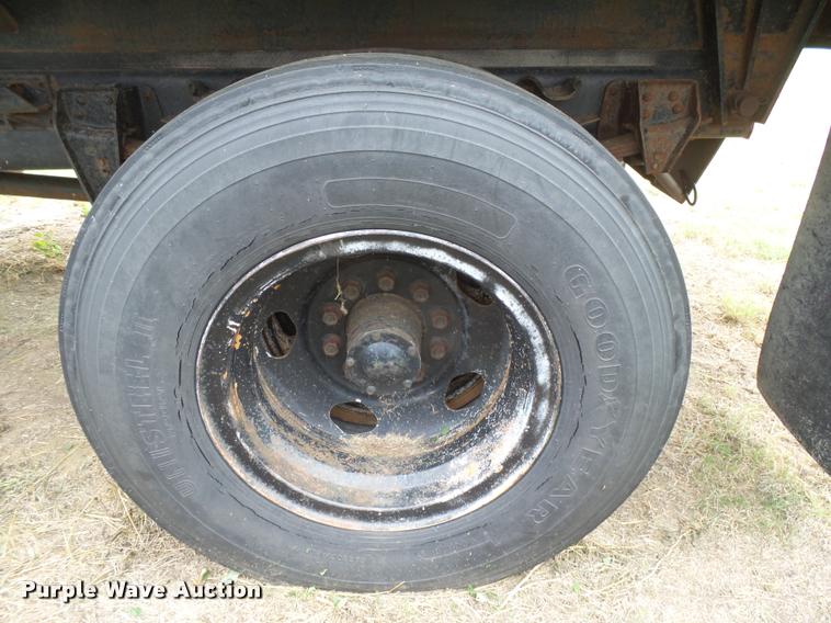 image for item DC3905 1978 GMC Sierra 6000 grain truck