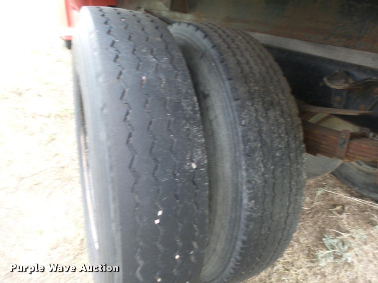 image for item DC3905 1978 GMC Sierra 6000 grain truck