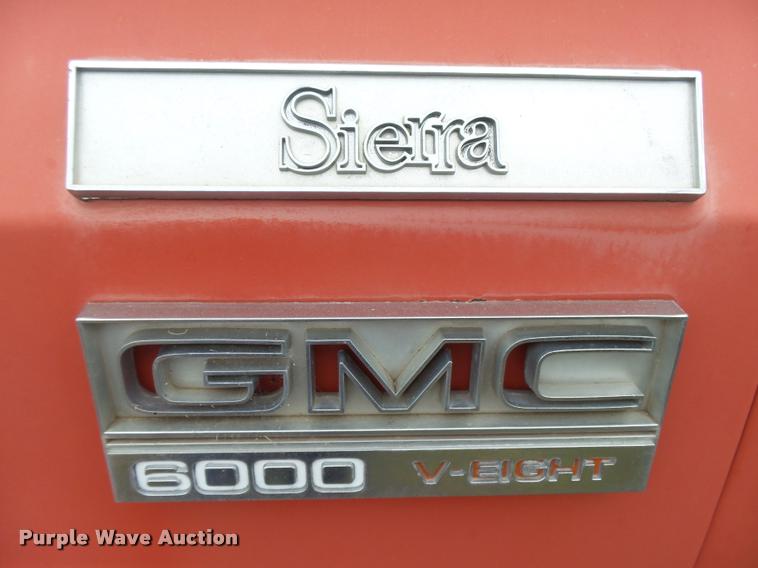 image for item DC3905 1978 GMC Sierra 6000 grain truck