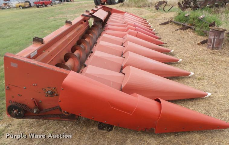 image for item DC3906 Clark corn head