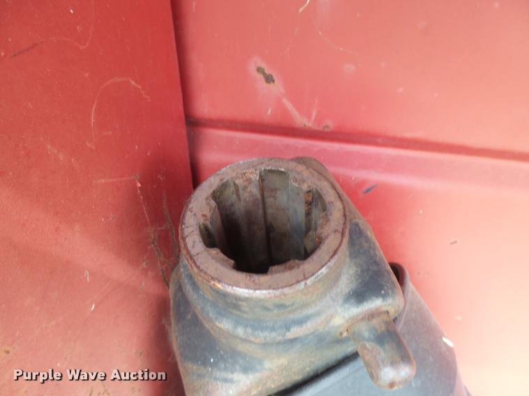 image for item DC3906 Clark corn head