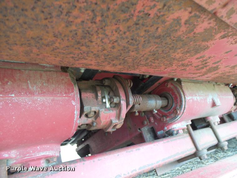 image for item DC3906 Clark corn head