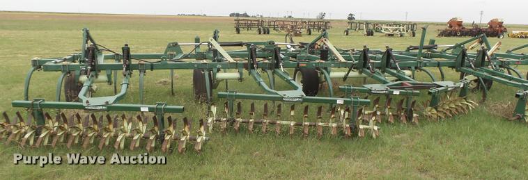 image for item DC3909 QuinStar Fallow Master II FM-35 sweep plow