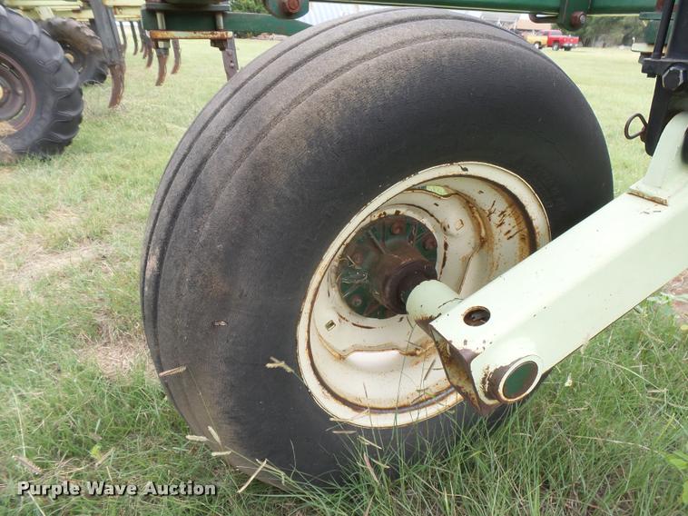 image for item DC3909 QuinStar Fallow Master II FM-35 sweep plow