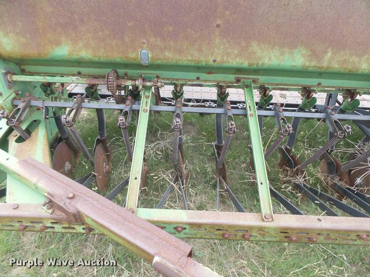 image for item DC3910 (2) John Deere 8200 hoe grain drills