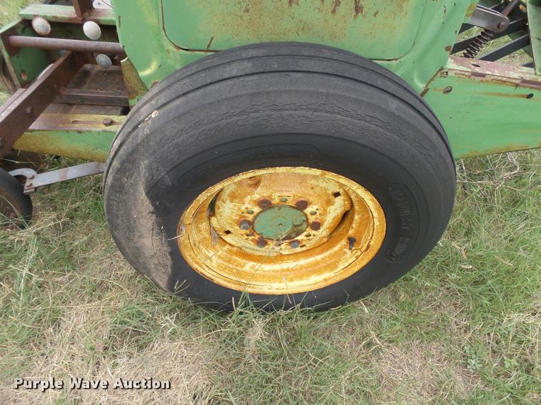 image for item DC3910 (2) John Deere 8200 hoe grain drills