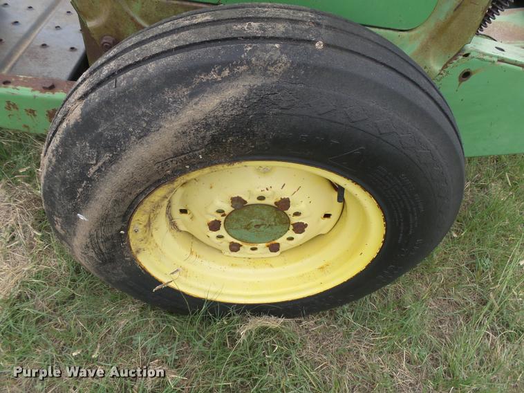 image for item DC3910 (2) John Deere 8200 hoe grain drills