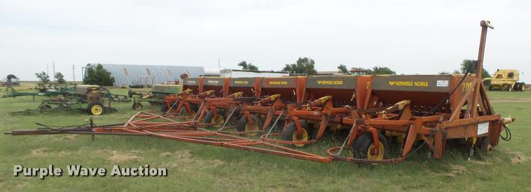 image for item DC3911 1981 Versatile Noble 2000 hoe grain drill