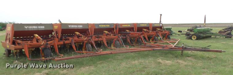image for item DC3911 1981 Versatile Noble 2000 hoe grain drill