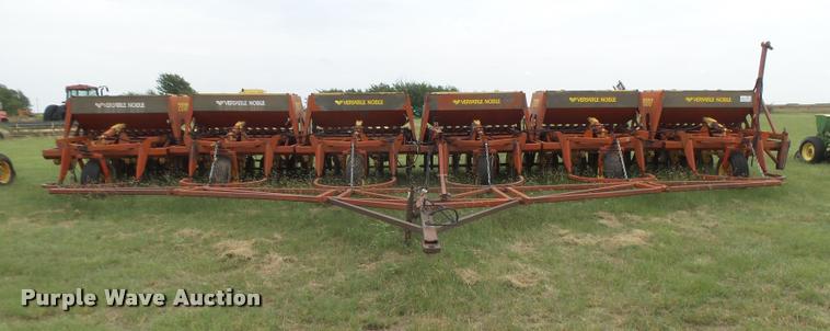 image for item DC3911 1981 Versatile Noble 2000 hoe grain drill