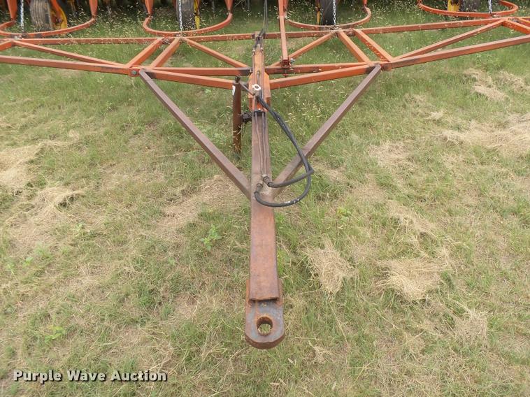 image for item DC3911 1981 Versatile Noble 2000 hoe grain drill