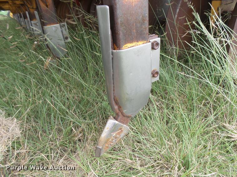 image for item DC3911 1981 Versatile Noble 2000 hoe grain drill