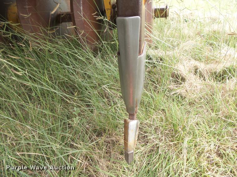 image for item DC3911 1981 Versatile Noble 2000 hoe grain drill