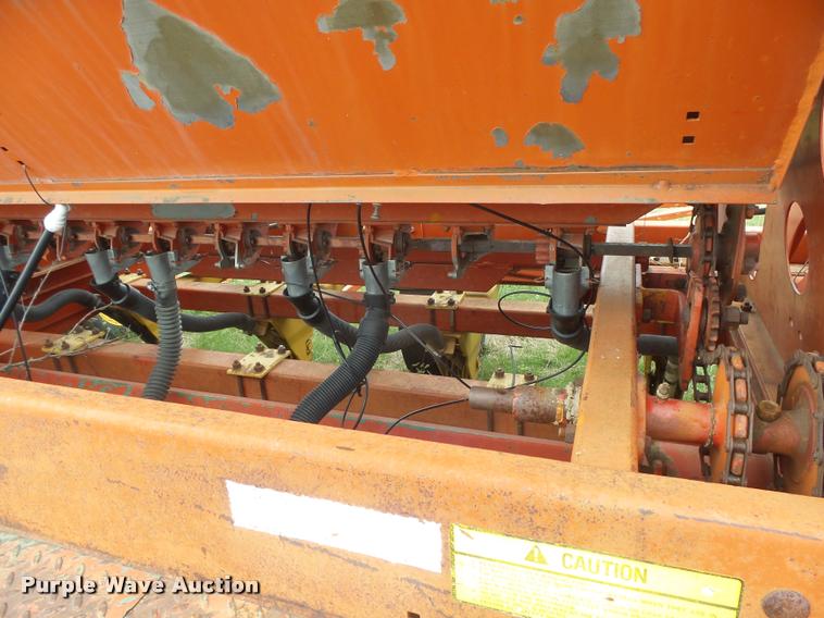 image for item DC3911 1981 Versatile Noble 2000 hoe grain drill