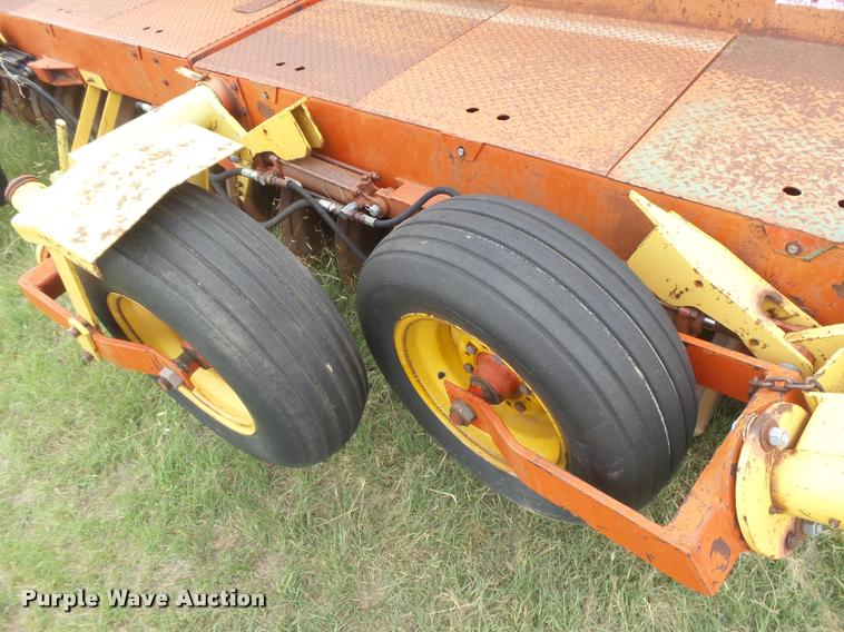 image for item DC3911 1981 Versatile Noble 2000 hoe grain drill