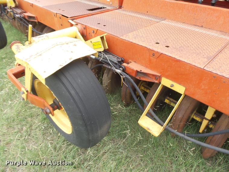 image for item DC3911 1981 Versatile Noble 2000 hoe grain drill