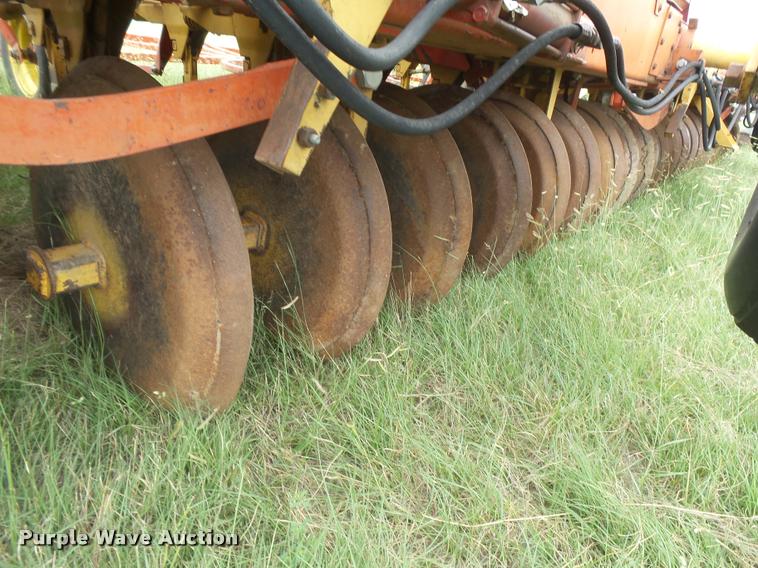 image for item DC3911 1981 Versatile Noble 2000 hoe grain drill