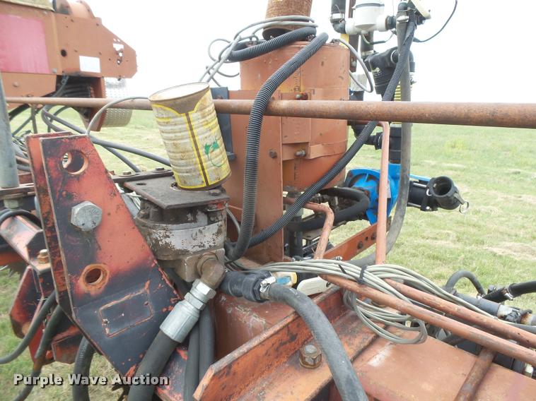 image for item DC3918 (2) International 500 no-till planter