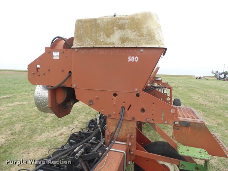 image for item DC3918 (2) International 500 no-till planter