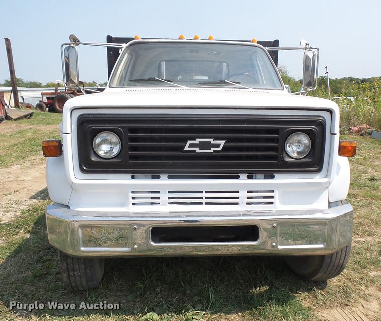 image for item DC5353 1977 Chevrolet C65 flatbed truck