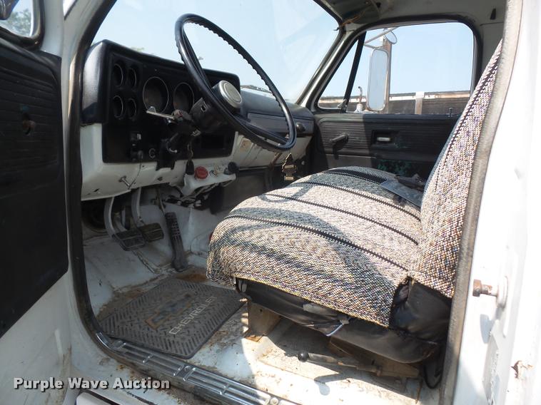 image for item DC5353 1977 Chevrolet C65 flatbed truck