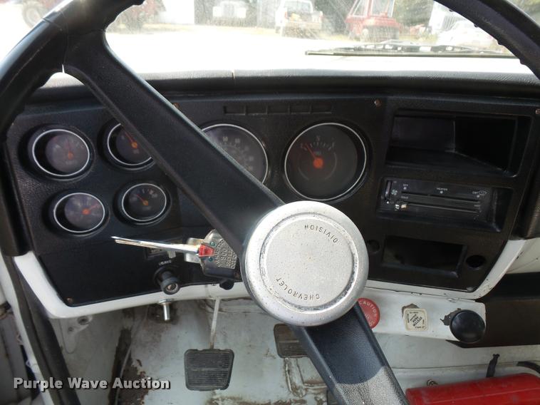 image for item DC5353 1977 Chevrolet C65 flatbed truck