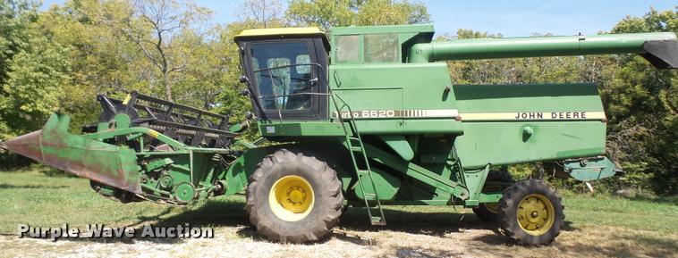 image for item DC5361 1981 John Deere 6620 Turbo combine