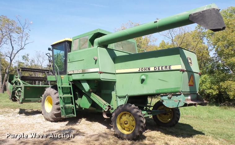 image for item DC5361 1981 John Deere 6620 Turbo combine
