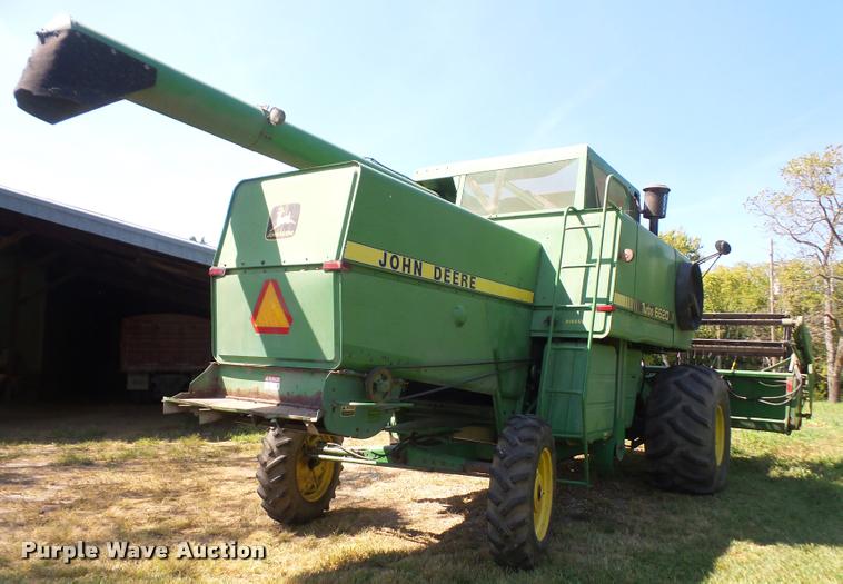 image for item DC5361 1981 John Deere 6620 Turbo combine