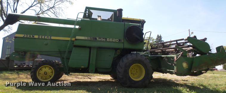 image for item DC5361 1981 John Deere 6620 Turbo combine