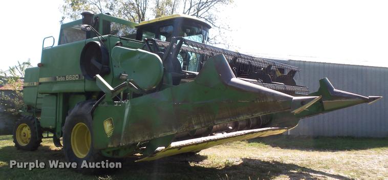 image for item DC5361 1981 John Deere 6620 Turbo combine