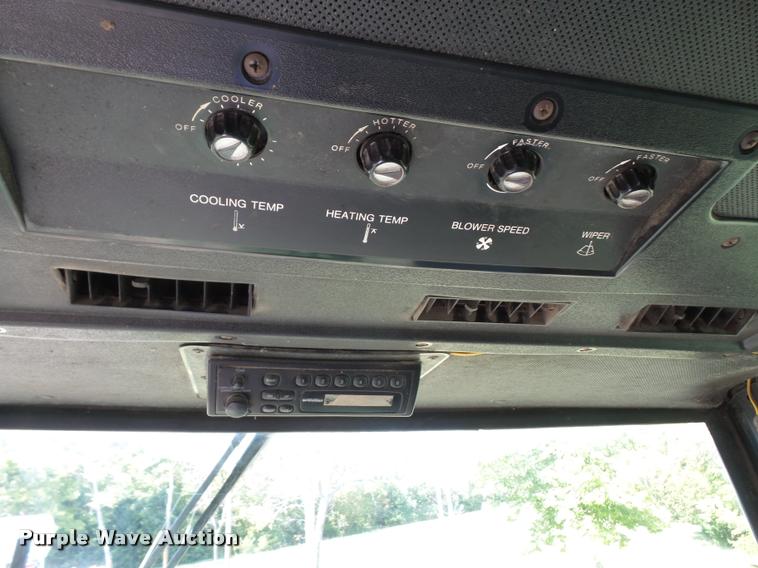 image for item DC5361 1981 John Deere 6620 Turbo combine