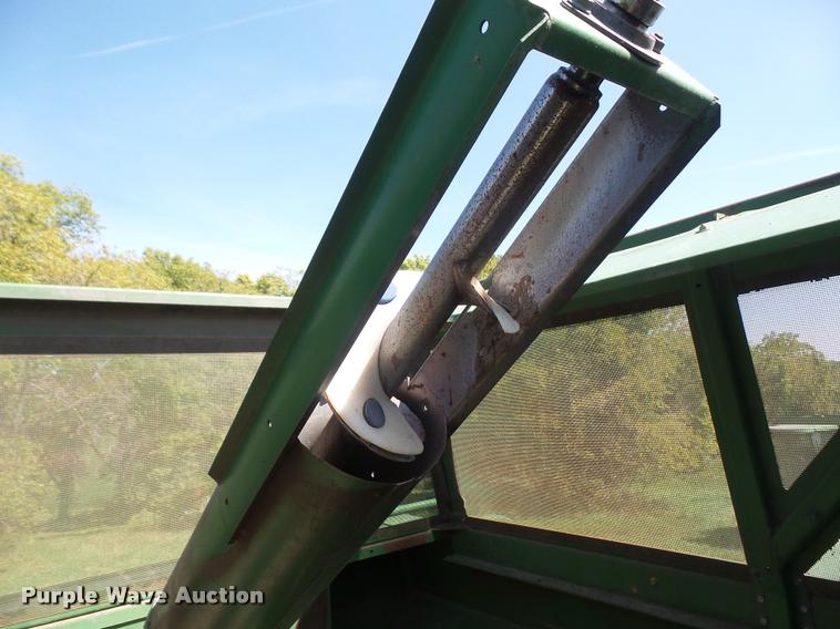 image for item DC5361 1981 John Deere 6620 Turbo combine