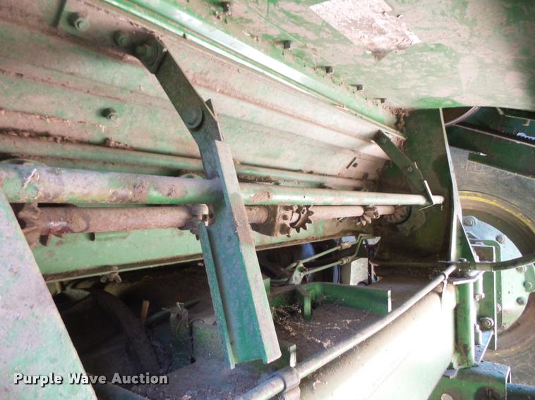 image for item DC5361 1981 John Deere 6620 Turbo combine