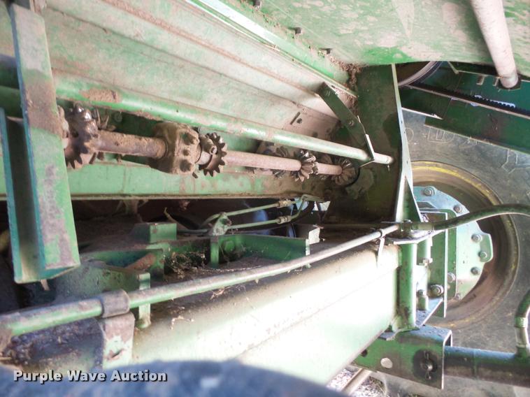 image for item DC5361 1981 John Deere 6620 Turbo combine