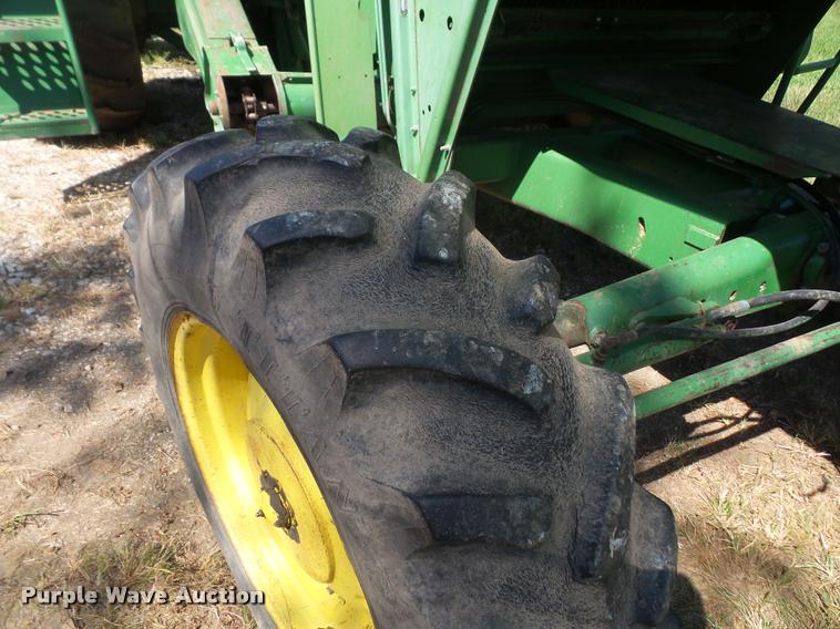 image for item DC5361 1981 John Deere 6620 Turbo combine