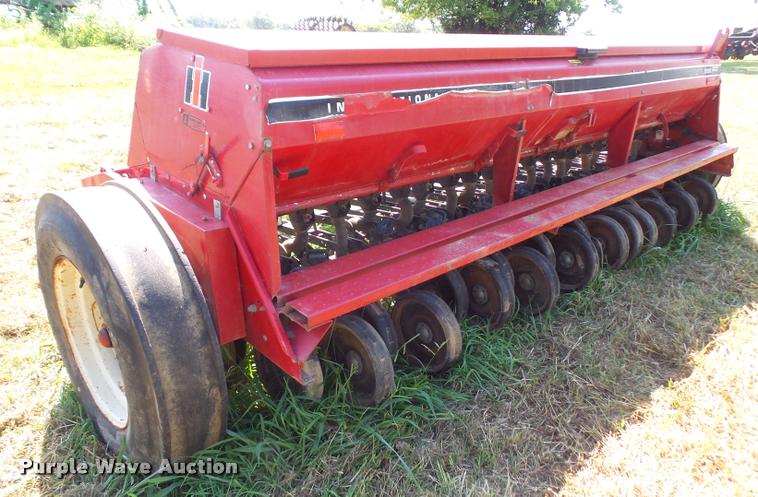 image for item DC5362 International 5100 Soybean Special grain drill