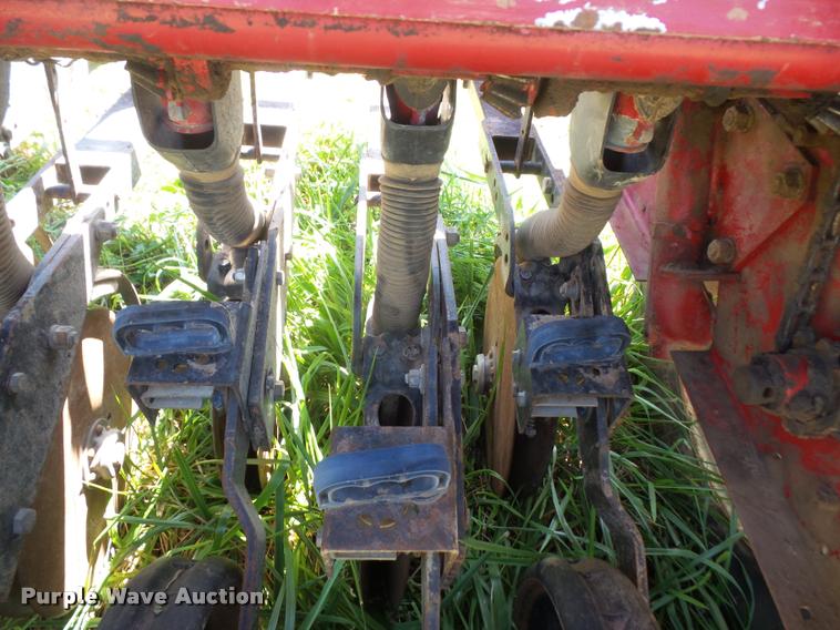 image for item DC5362 International 5100 Soybean Special grain drill